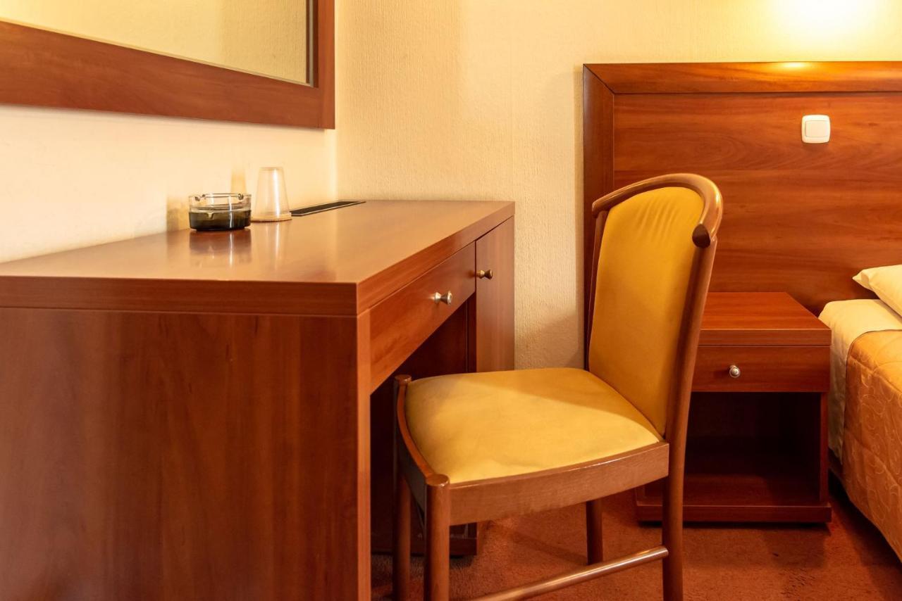 Telis Hotel Айгио Екстериор снимка